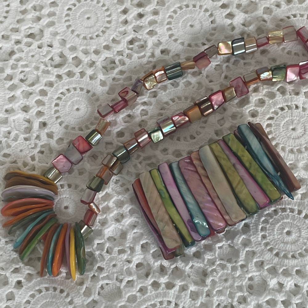Multicolor Shell Spike Necklace and Bracelet Set. Necklace 9” at drop, brclt 7